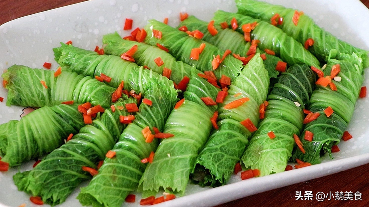 On the first day of the Lunar New Year, this cabbage is "Hundred