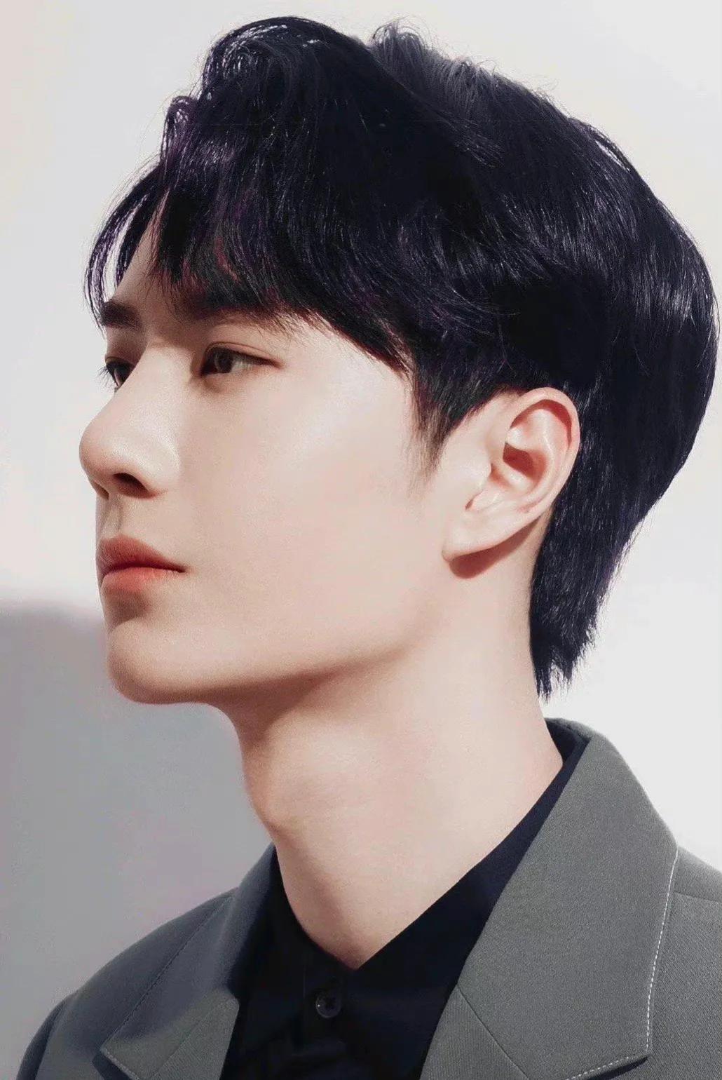 Wang Yibo's Adam's apple, the existence that many men can't envy - iNEWS