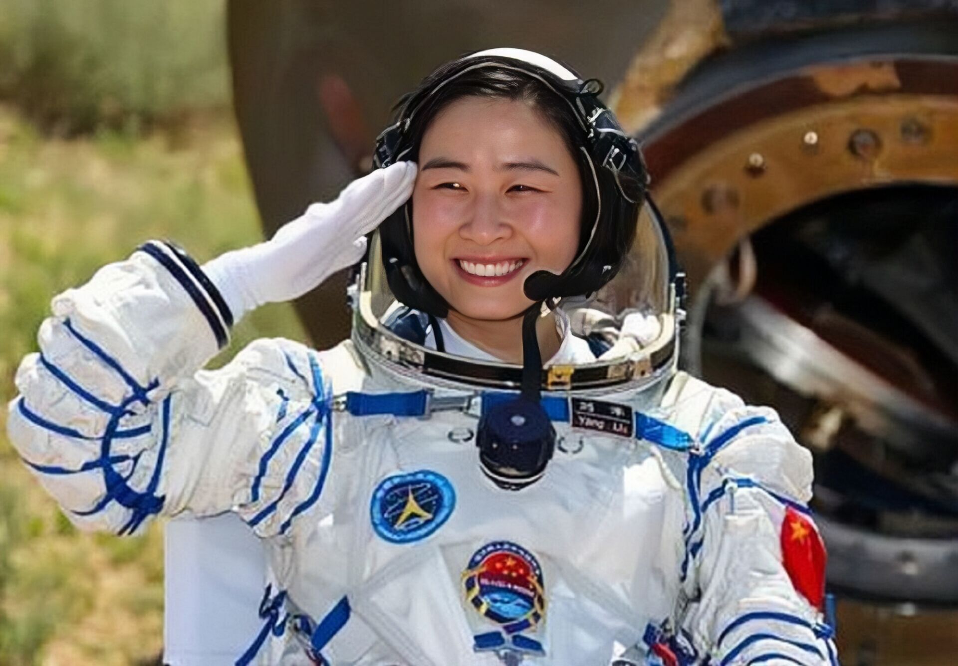 How do female astronauts physiological problems?They choose to